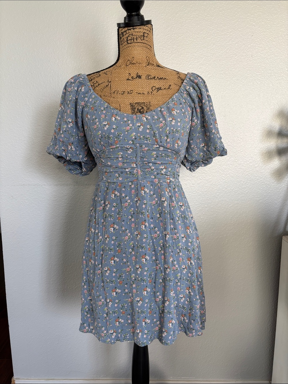 Blue Floral Puff-Sleeve Mini Dress with Ruched Waist
